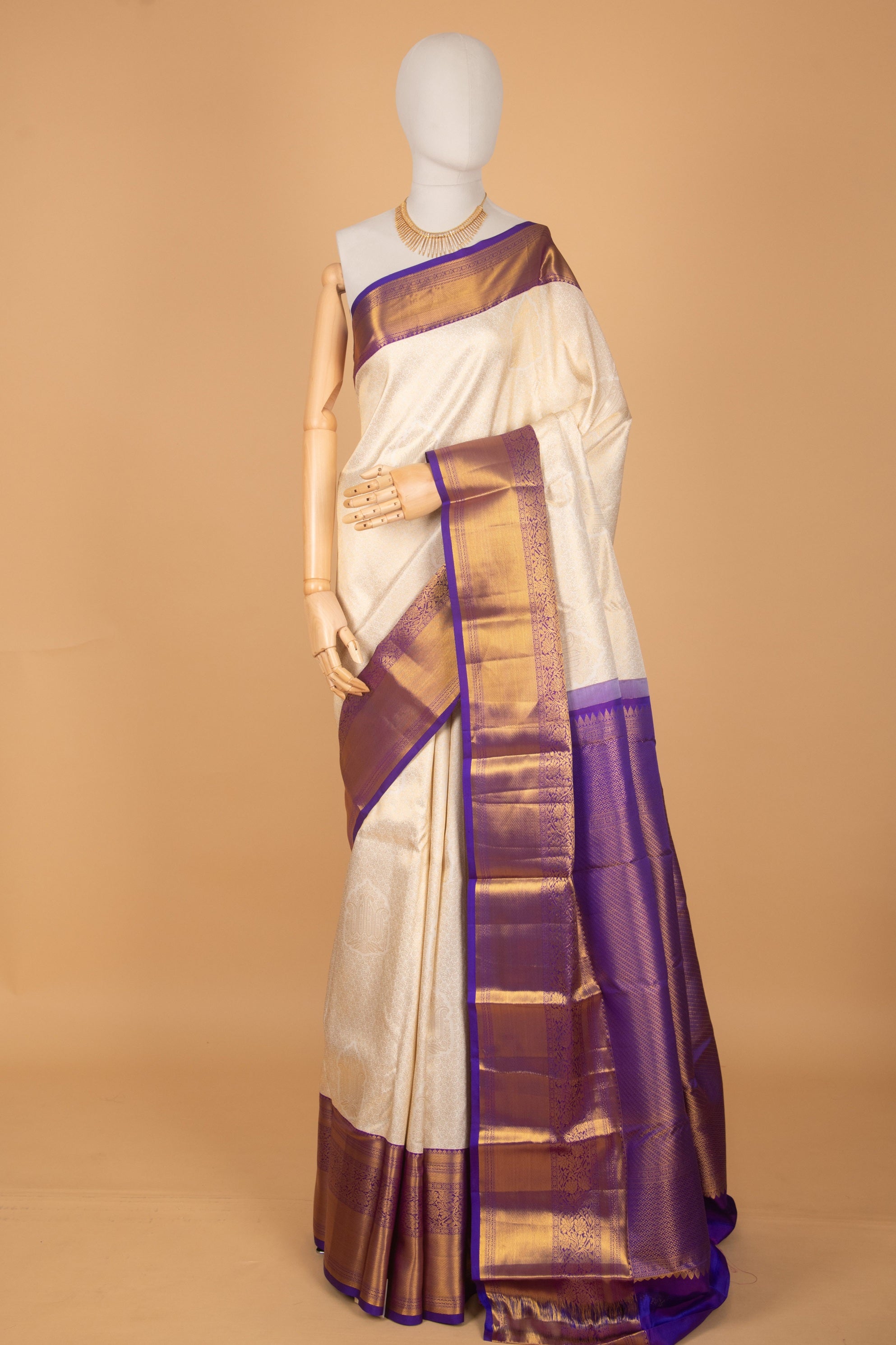Offwhite Kanjivaram, Korvai Border