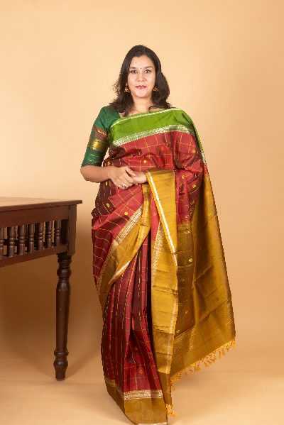 Maroon Zero-Zari Kanjivaram with Ganga-Jamuna Border